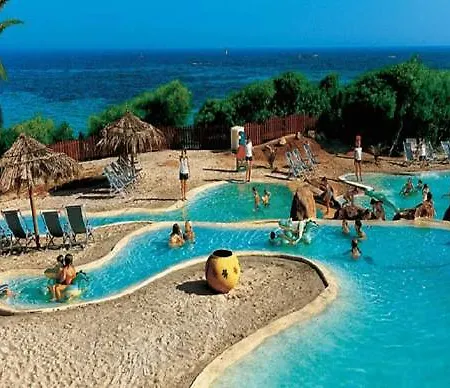 Village - Bouganville ホテル 4*