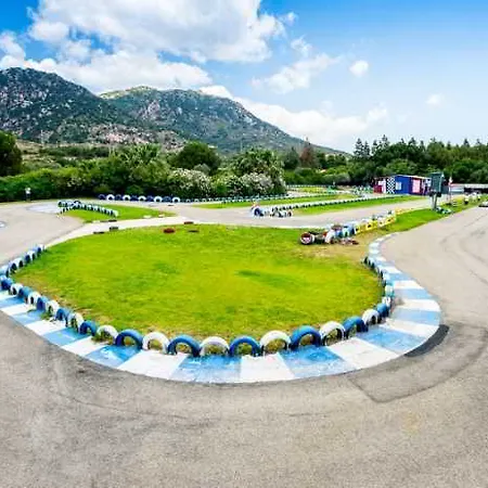 Village - Bouganville 산타마르게리타디풀라